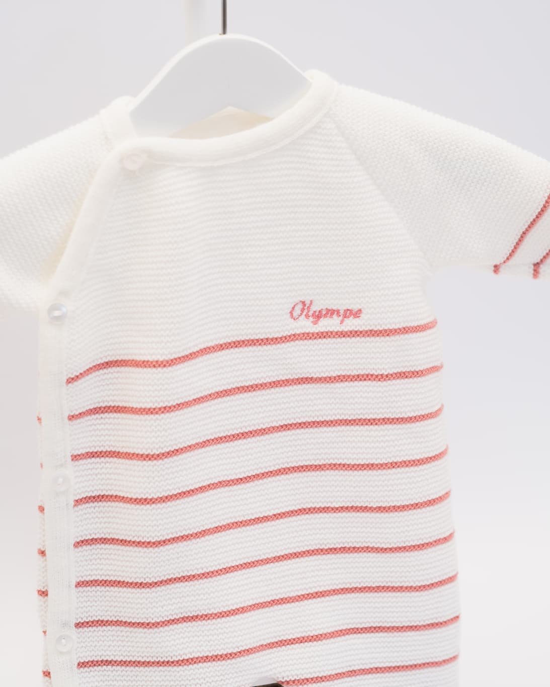 prénom broder sur vetement bébé