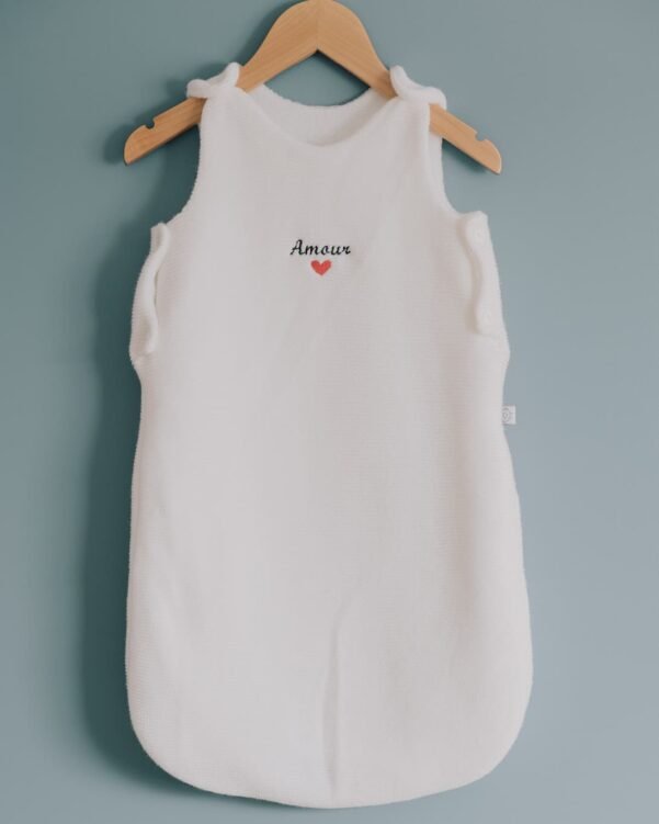 gigoteuse bébé brodé amour