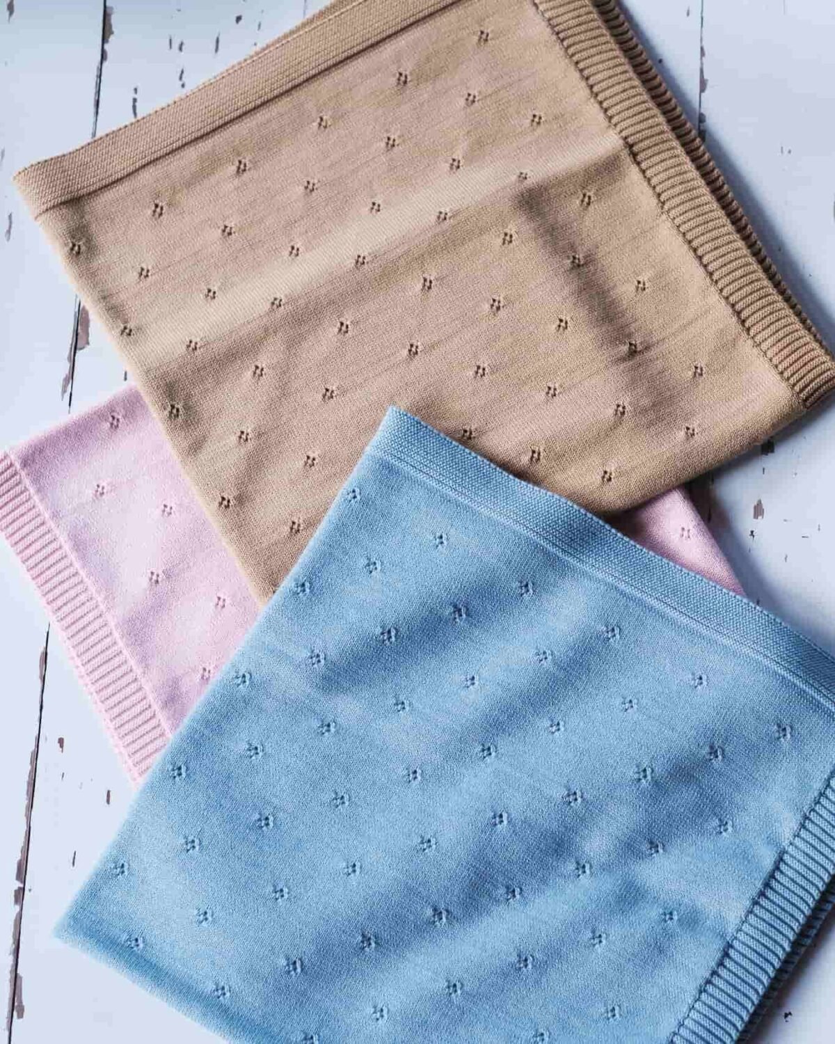 couverture ajouree en laine pour bébé (4)