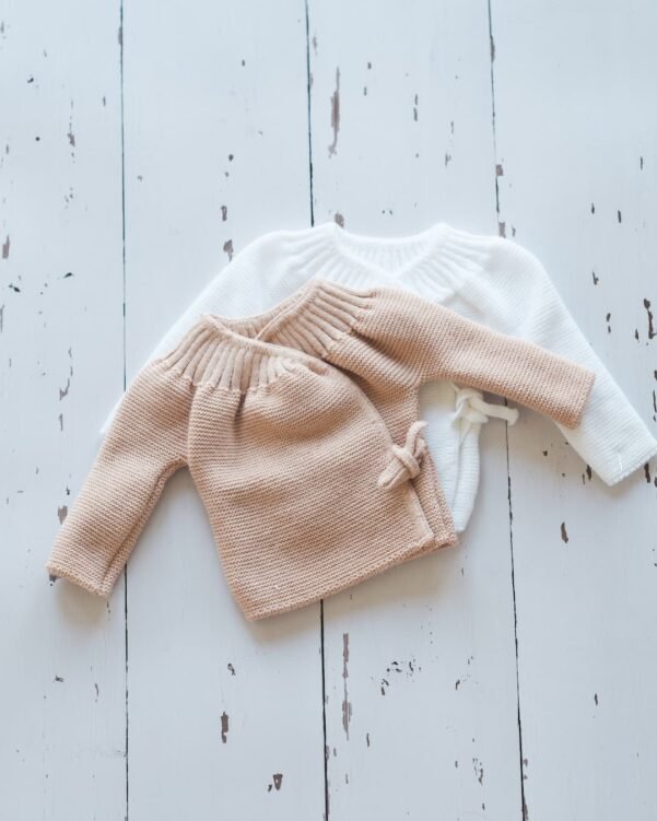 lot 2 brassières à liens bébé