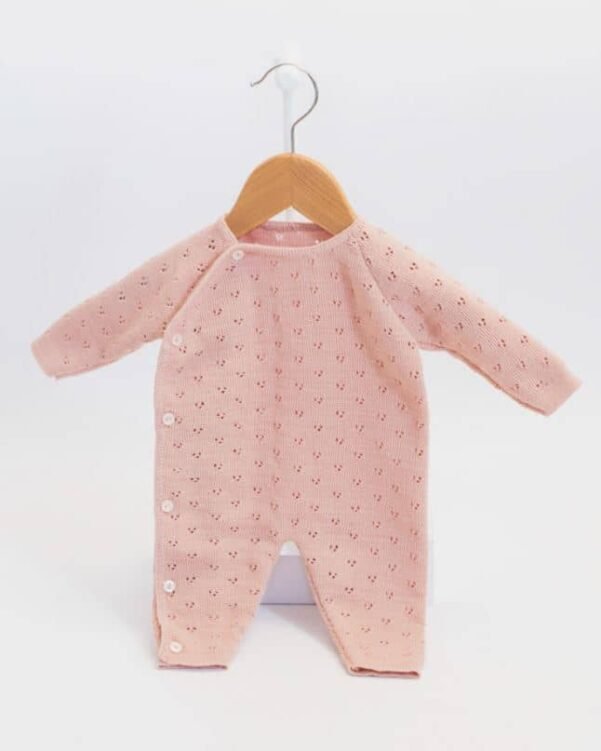 combinaison ajourée bébé rose