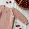 9200400-B0100 brassière bébé broderie cerise